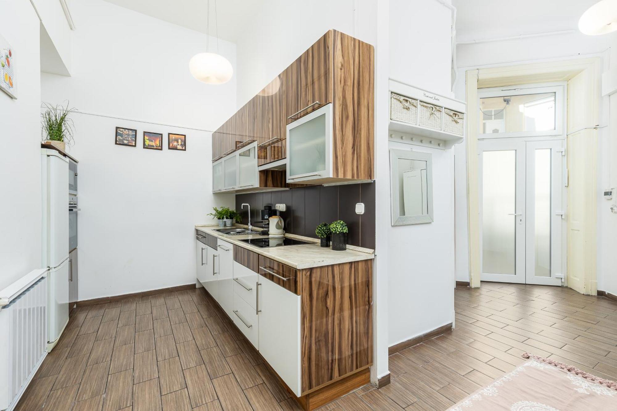 Real Apartments Lovag Budapest Exterior foto
