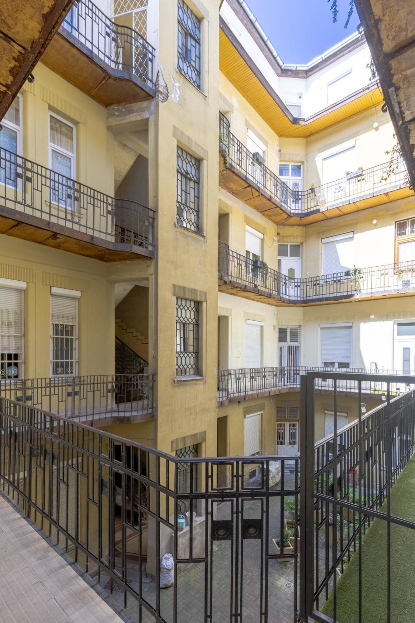 Real Apartments Lovag Budapest Exterior foto